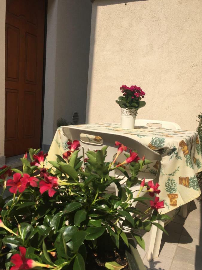 casa stefania Apartment Mandello del Lario Exterior foto